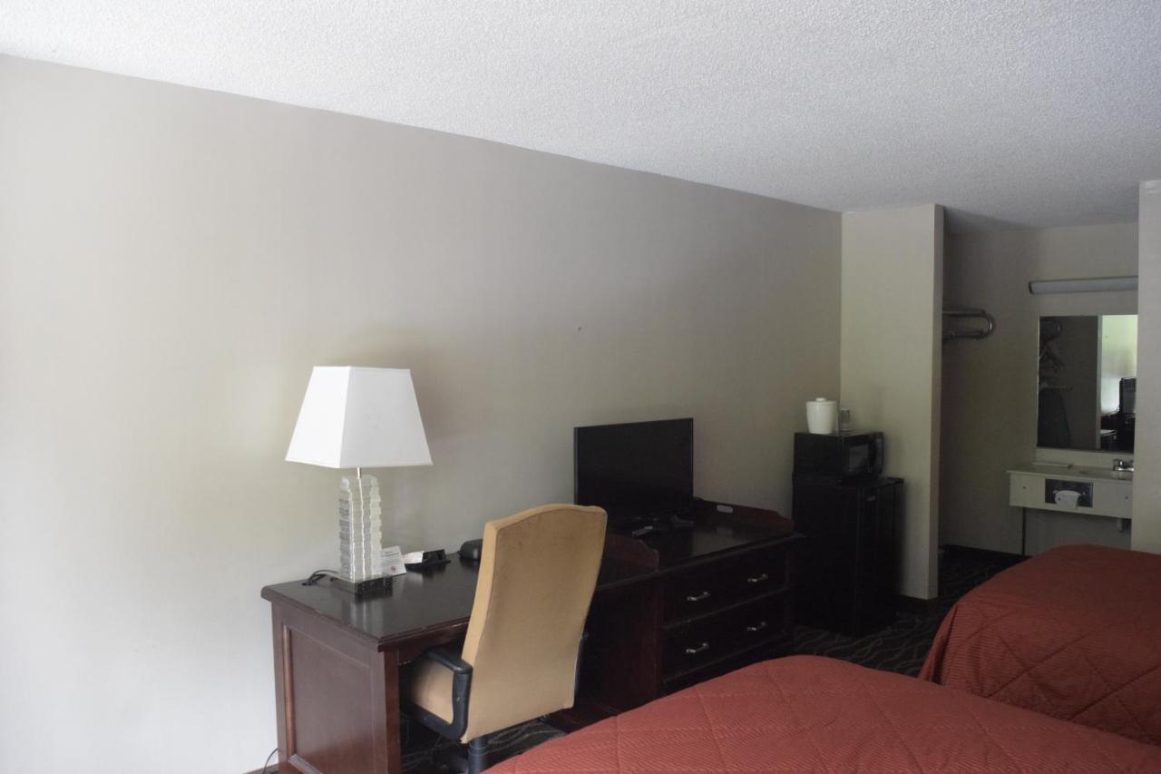 Landmark Inn Hartsville Buitenkant foto
