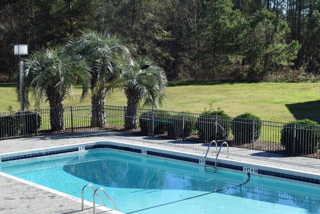 Landmark Inn Hartsville Buitenkant foto