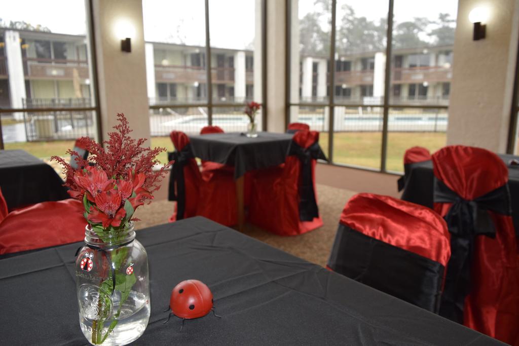 Landmark Inn Hartsville Buitenkant foto