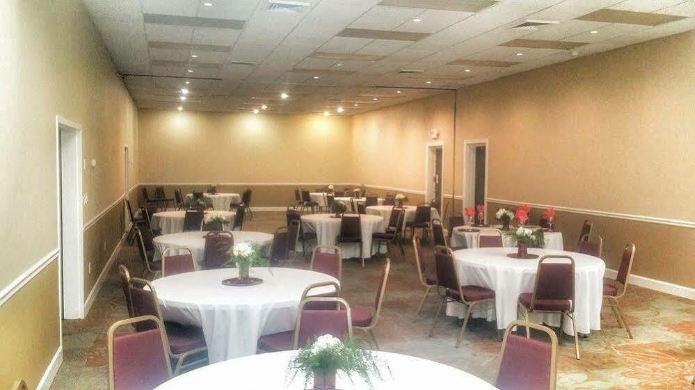 Landmark Inn Hartsville Buitenkant foto